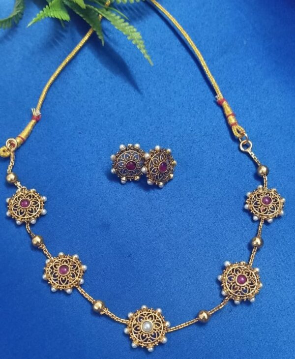 Antique Floral Kemp Necklace Set - Image 3