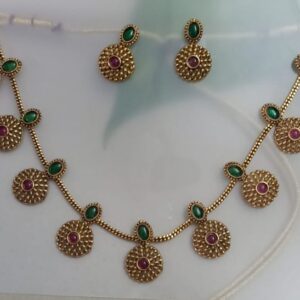 Antique Round Pendant Kemp Necklace Set