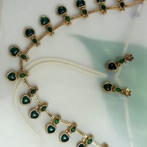 Green Heart Kemp Necklace Set – Antique Gold Finish
