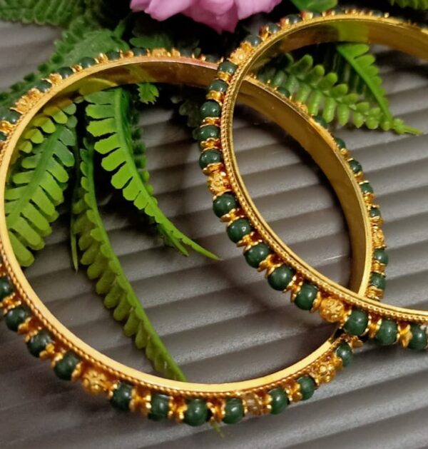 Green pearl bangle set