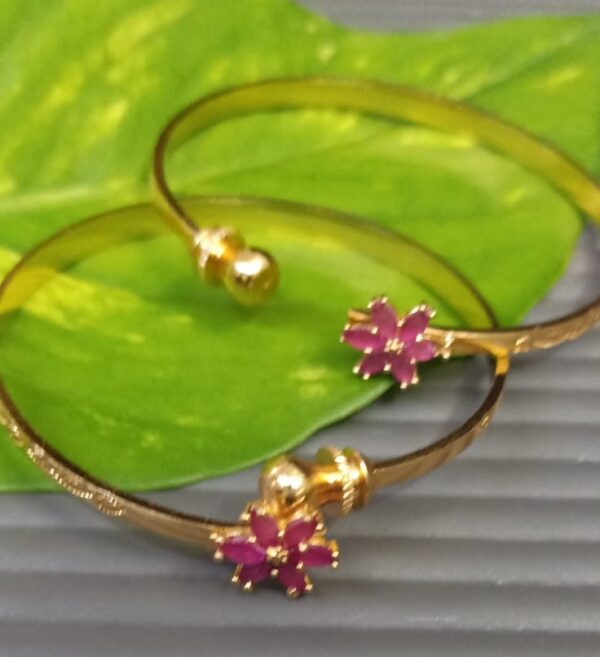 Pink flower bracelet - Image 3