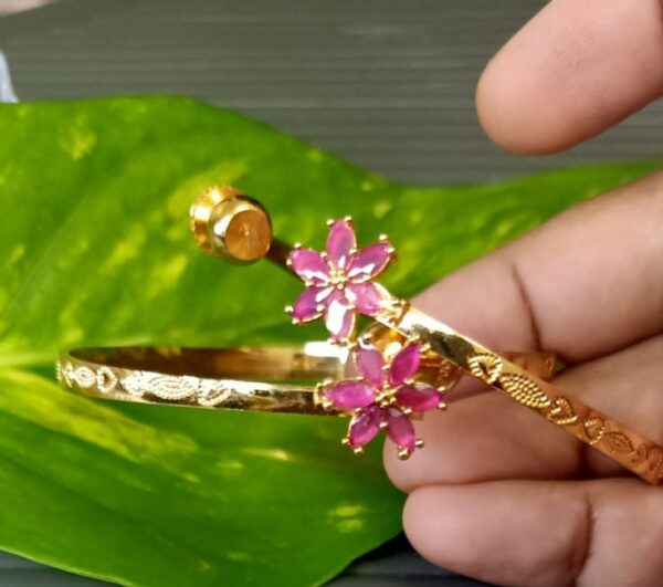 Pink flower bracelet - Image 4