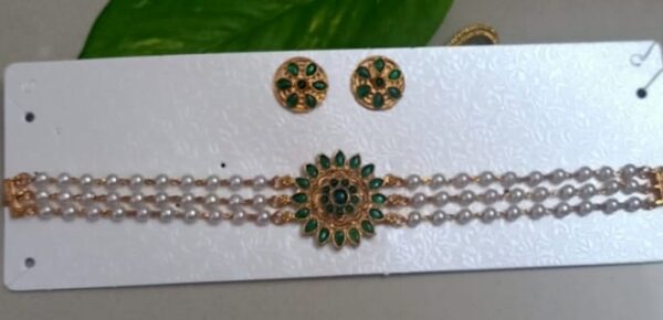 Triple Layer Pearl Choker Set Green - Image 4