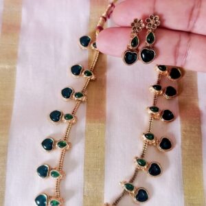 Green Heart Kemp Necklace Set – Antique Gold Finish